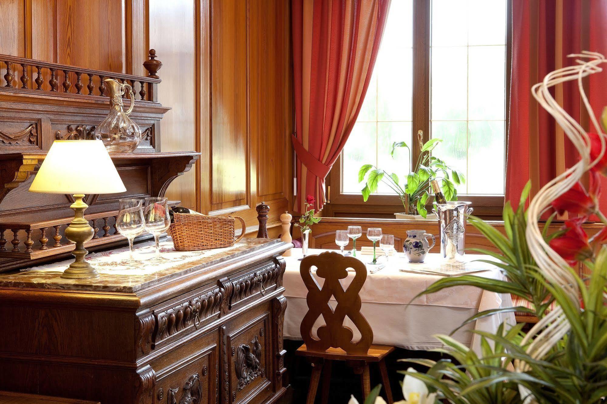 Logis Hotel-Restaurant De La Poste Урматт Экстерьер фото