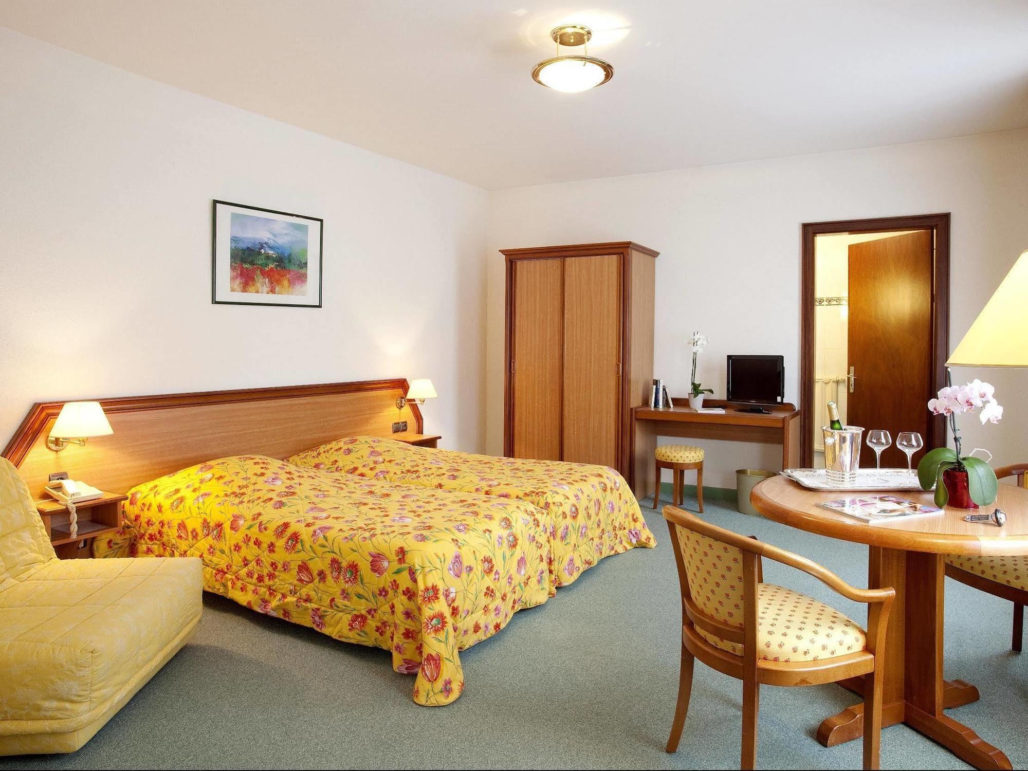 Logis Hotel-Restaurant De La Poste Урматт Экстерьер фото