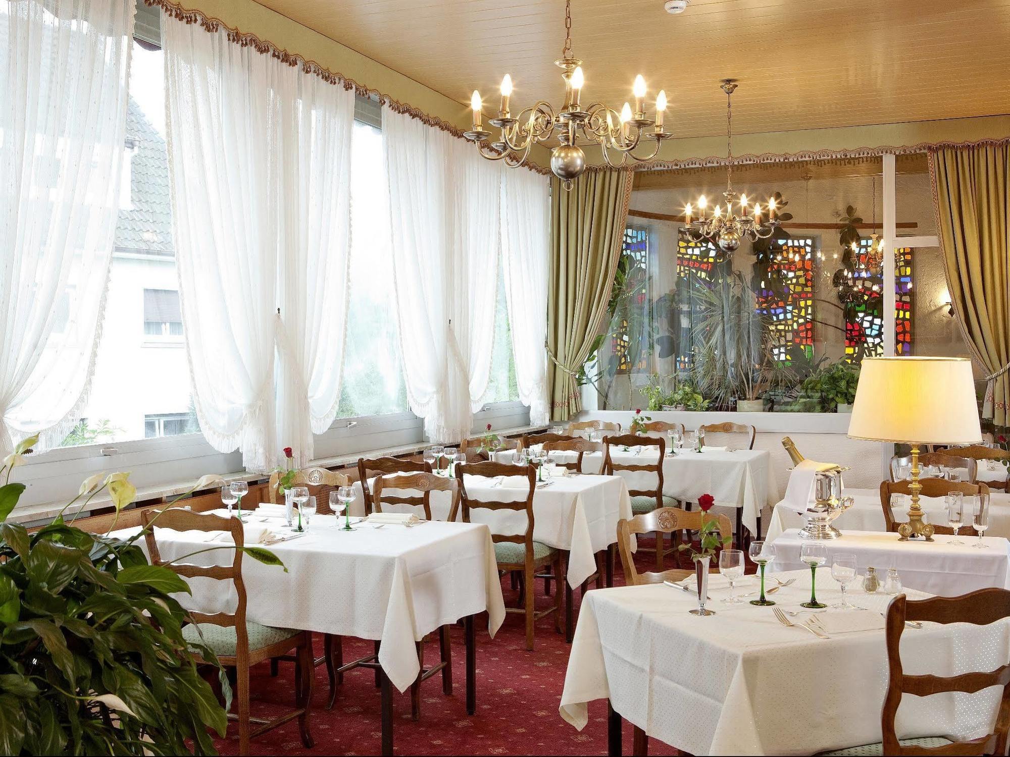 Logis Hotel-Restaurant De La Poste Урматт Экстерьер фото