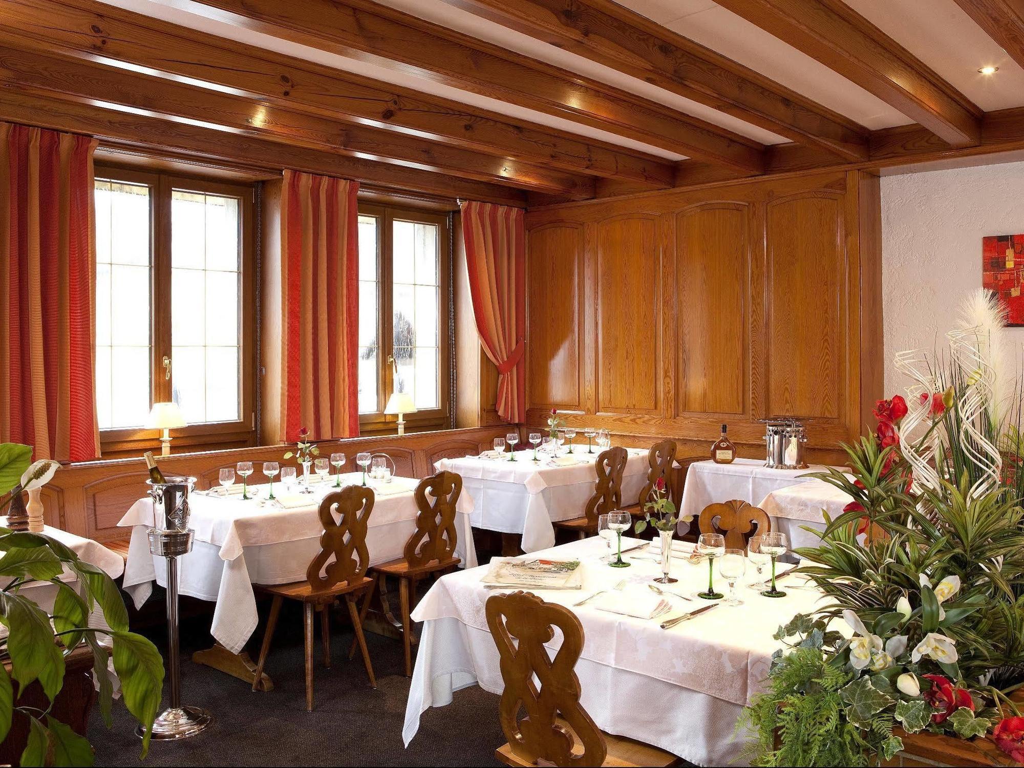 Logis Hotel-Restaurant De La Poste Урматт Экстерьер фото